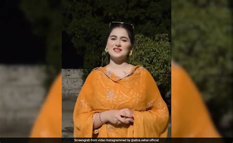 aliza leak video|Pakistani TikTok Star Breaks Down in Viral Clip After。